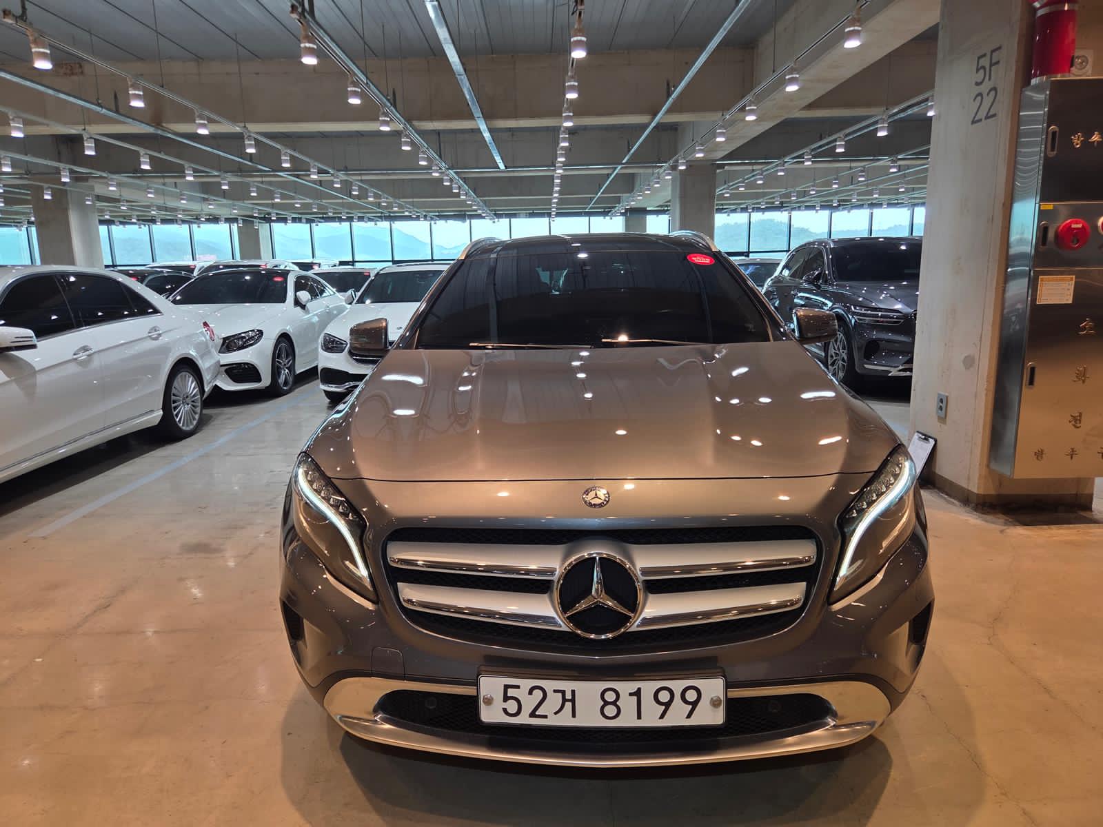 Mercedes-Benz GLA 200